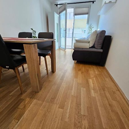 Stylish Apartment In Innsbruck + 1 Parking Spot Eksteriør billede
