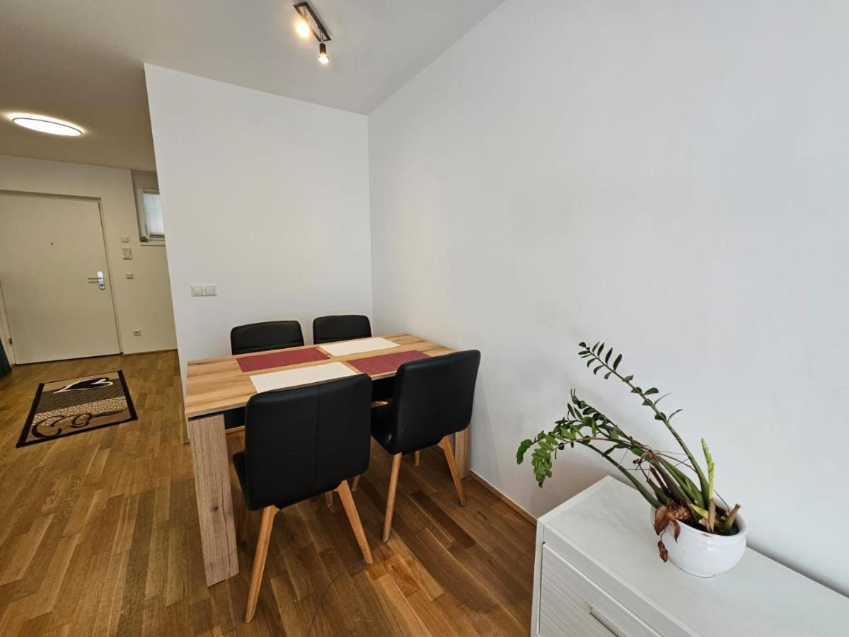 Stylish Apartment In Innsbruck + 1 Parking Spot Eksteriør billede