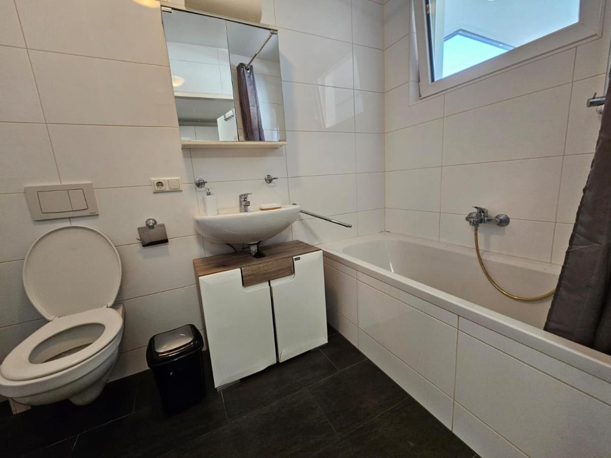 Stylish Apartment In Innsbruck + 1 Parking Spot Eksteriør billede