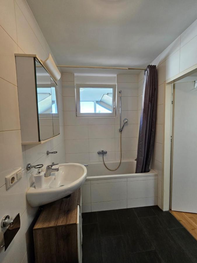 Stylish Apartment In Innsbruck + 1 Parking Spot Eksteriør billede